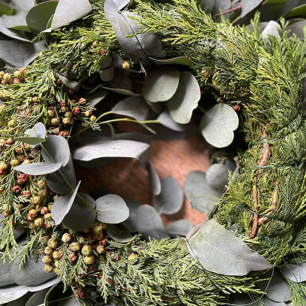 Fresh Glaucescens Eucalyptus Wreath Back Green Trees